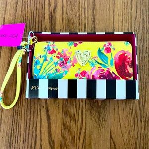 Betsey Johnson Yellow Floral Zip Wristlet 💛